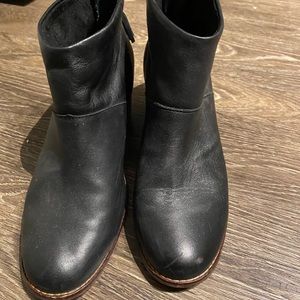 Toms black leather booties